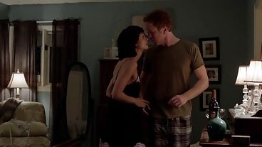 Горячая Морена Баккарин в постельной сцене в сериале Родина